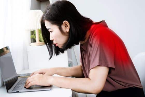 Woman who's posture cause shoulder pain